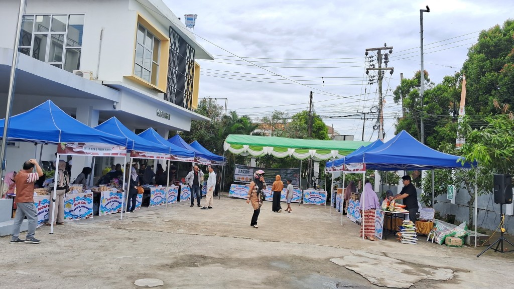 Dinas Perikanan Kota Samarinda Gelar Bazar Ikan dan Produk Olahan dalam Rangka Gema Cinta Gemarikan