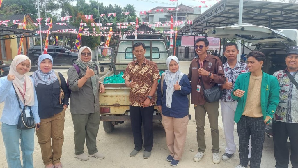 Pembagian Paket Stunting Di Kelurahan Sambutan
