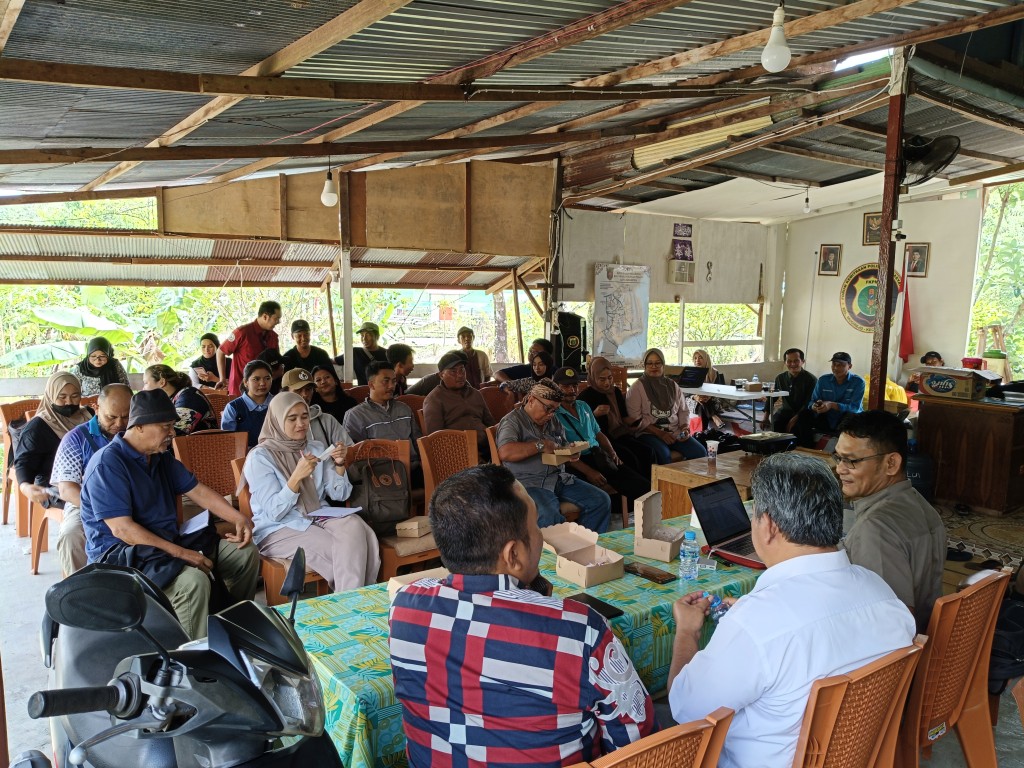 Sosialisasi Peningkatan dan Penilaian Kelas Kelompok Pembudidaya Ikan di Kelurahan Mugirejo