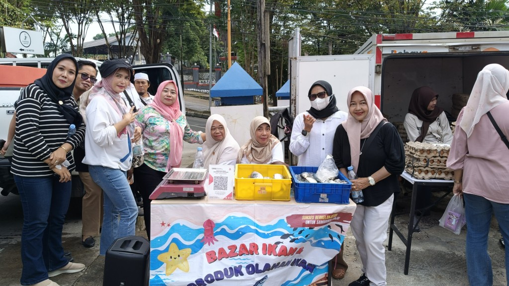 Dinas Perikanan berpartisipasi dalam Kegiatan GPM (Gerakan Pasar Murah) Kantor Kadin Samarinda Jl. Sirad Salman Kel. Teluk Lerong Ilir